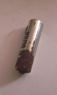 Coulure sur une pile saline.jpg